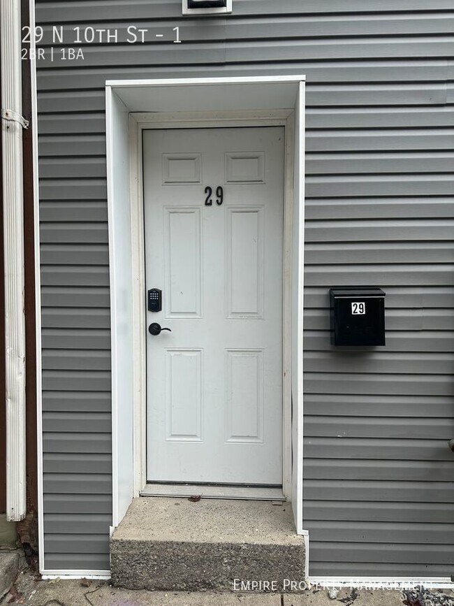 Available Now Brand New; 2 Bedroom Apartm... Unidad 1 Rental