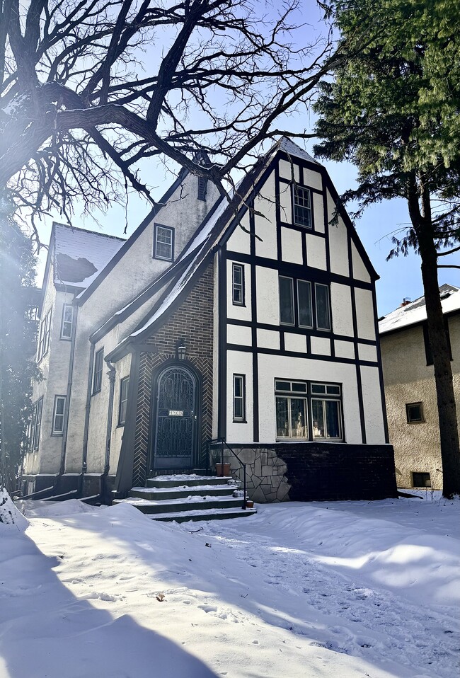 Building Photo - 130 Orlin Ave SE Unit Floor 2