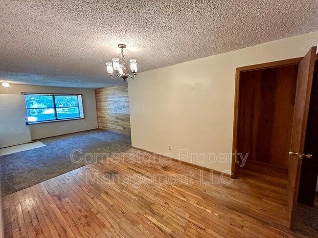 Photo - 723 Locust St