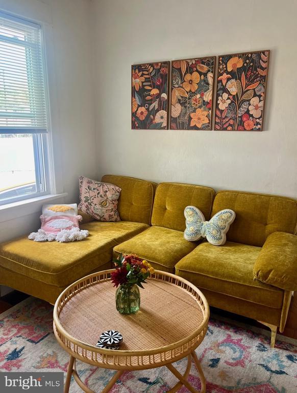 Photo - 314 W 4th St