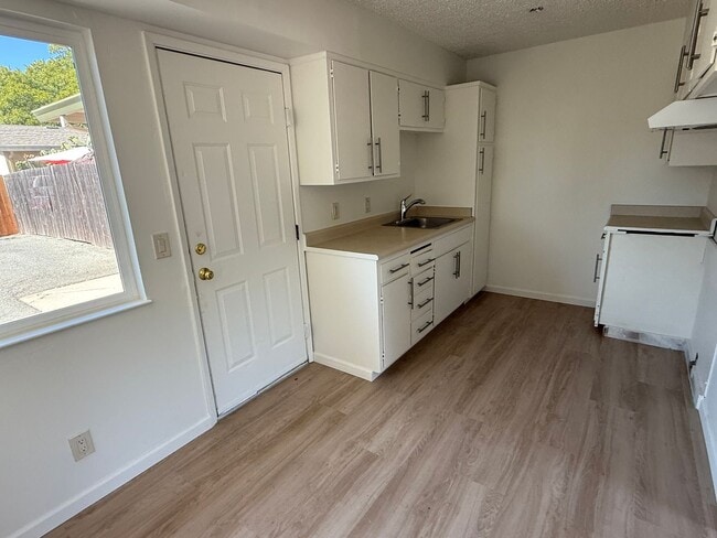 1323 Edwards Ave Unit 1323 Edwards Ave - B
