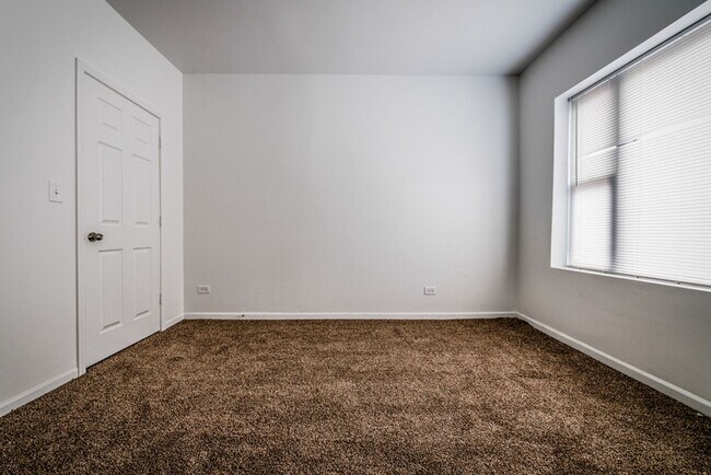 Photo - 7300 S Yates Blvd 2347-59 E 73rd Chicago, IL 60649