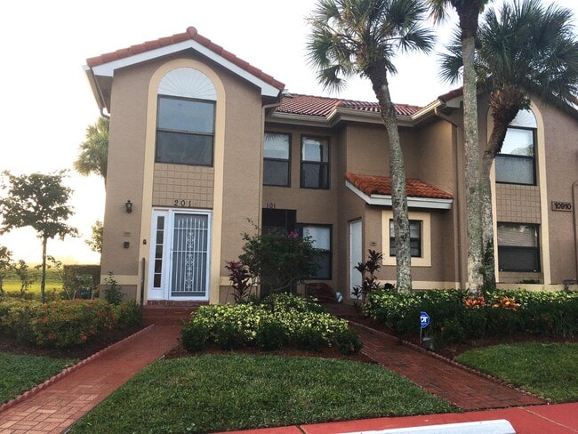 Photo - 10910 Lakemore Ln Unidad 201