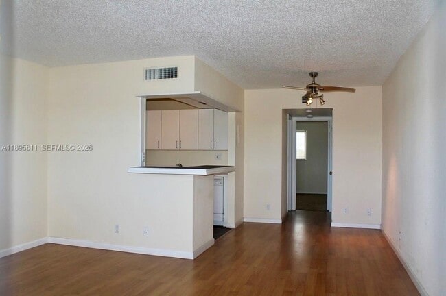 Building Photo - 1400 NE 54th St Unit 306