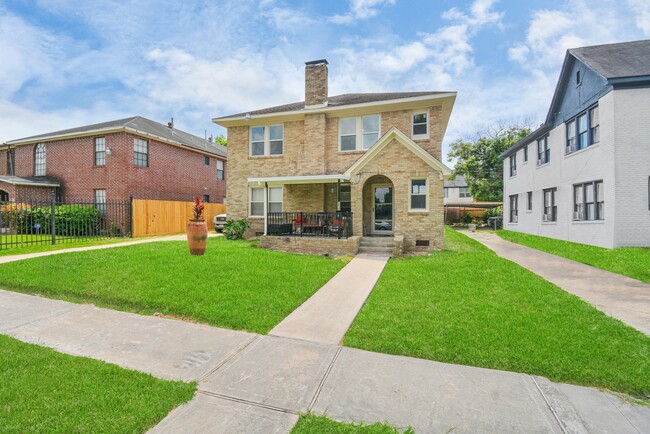 Building Photo - 2622 Rosedale St Rental