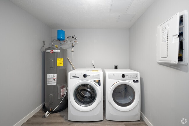 3BD, 2BA - 1,118SF - Laundry