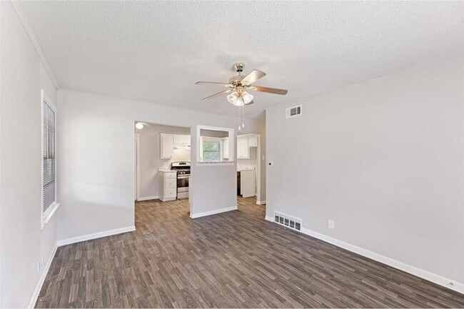 Photo - 4713 Laverda Dr