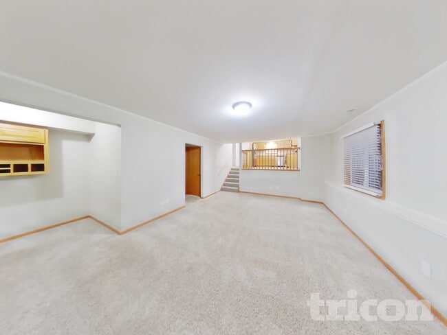 1012 N Cedar Rd