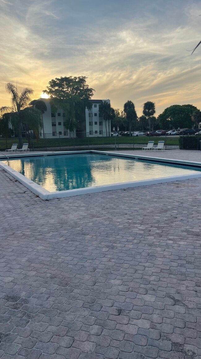 Photo - 3700 NW 88th Ave Unidad Sunrise Springs