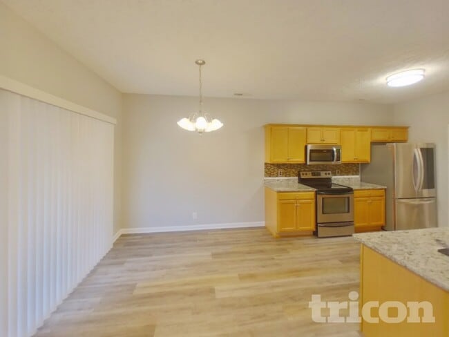 Photo - 1456 Colyn Avenue