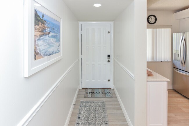 Photo - 901 Seafarer Cir Unit 302