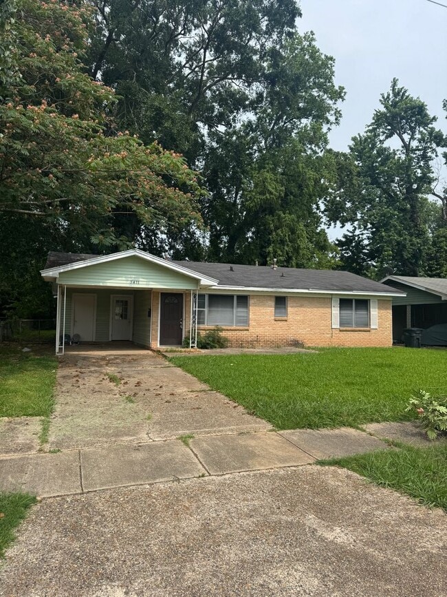 Photo - 5411 Daffodil Ave House
