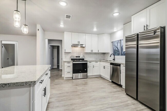 Building Photo - 8618 Flossie Mae St