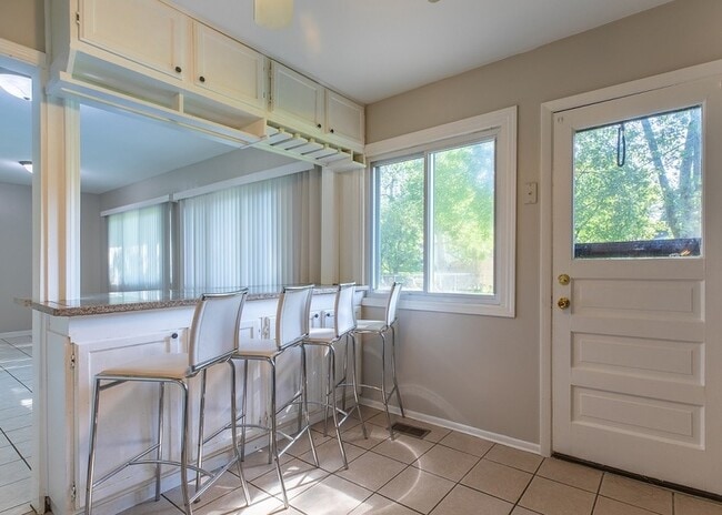 Photo - 6847 Hawthorne Ln
