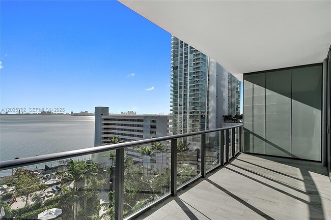 Photo - 480 NE 31st St Unidad 904
