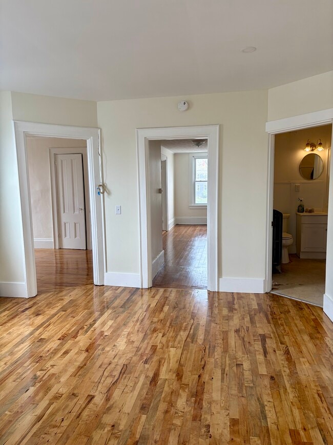 Building Photo - 38 Cutts Ave Unit C