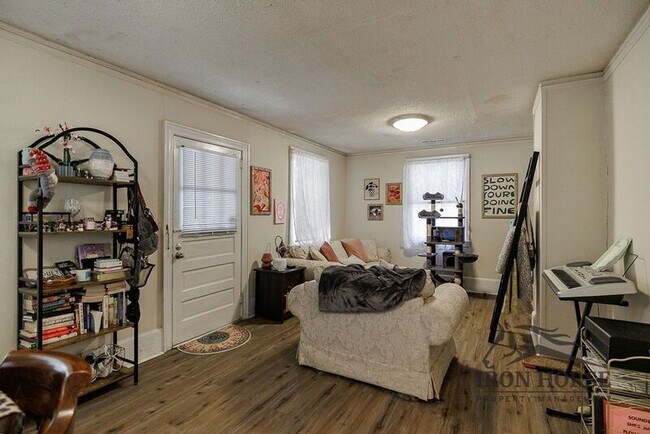 Photo - 99 Hollie St