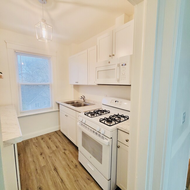 Building Photo - 19 Vale St