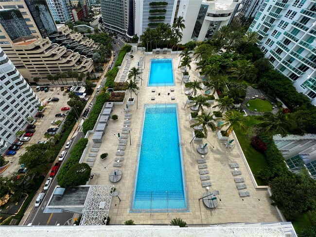 Photo - 950 Brickell Bay Dr
