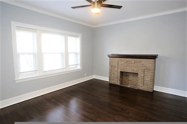 Building Photo - 1 bedroom in Chicago IL 60640 Unit 3 Rental