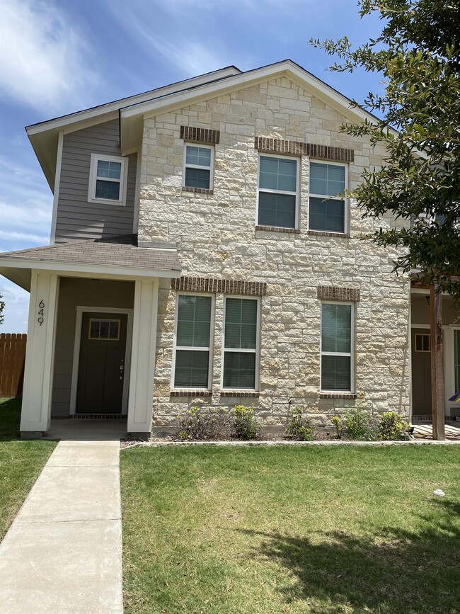 Photo - 649 Westfield Blvd Townhome