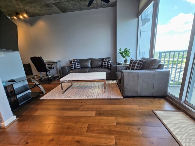 Building Photo - 5925 Almeda Rd Unit 12306 Rental