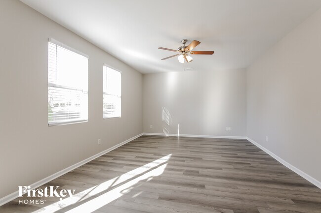 Photo - 7421 Lamplighter Close Dr