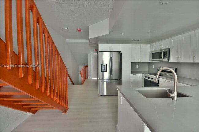 Photo - 781 SW 148th Ave Casa Adosada