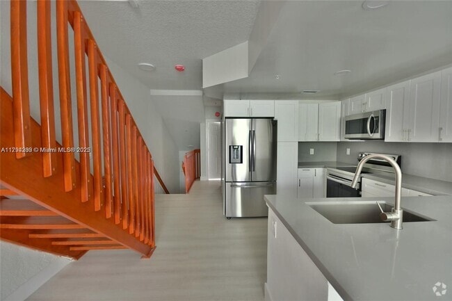 Building Photo - 781 SW 148th Ave Rental