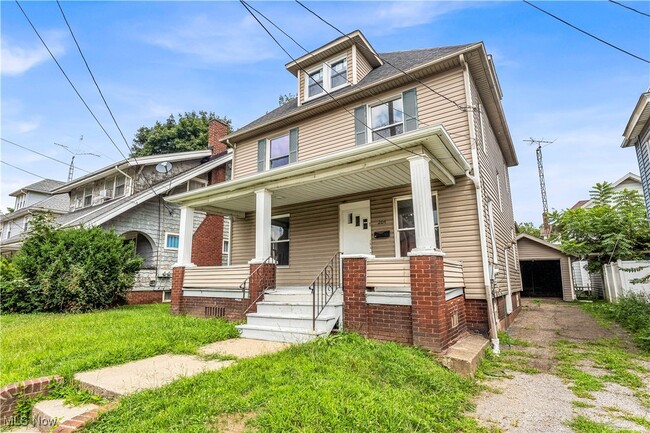 Building Photo - 204 Broad Ave NW Rental