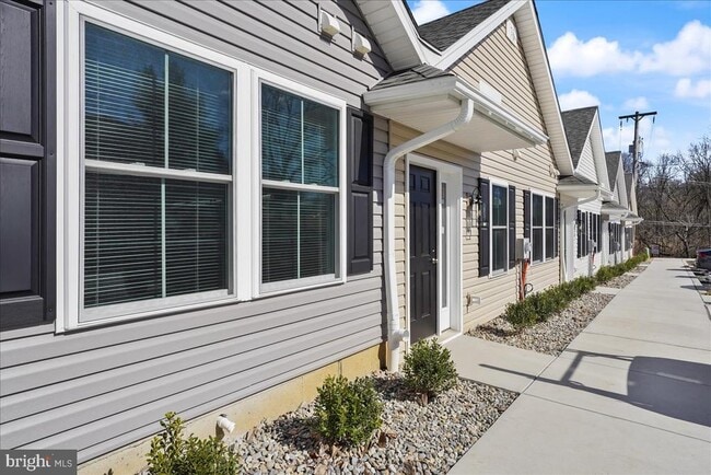 Photo - 552 Creek Rd