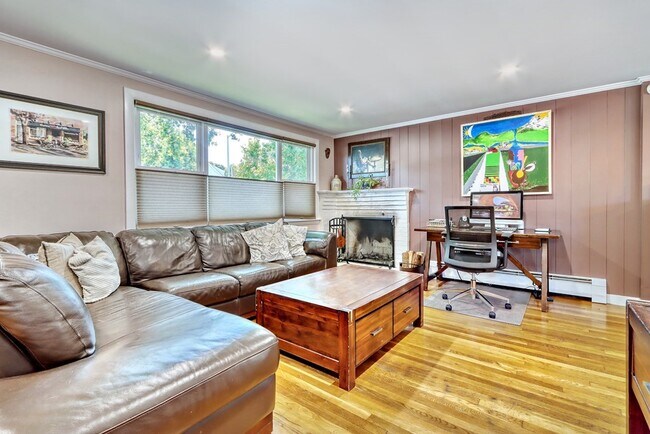 Photo - 632 Lynn Fells Pky