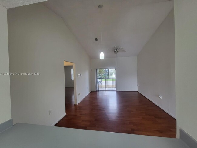 Photo - 2159 SW 80th Terrace Unidad 2159 Rental