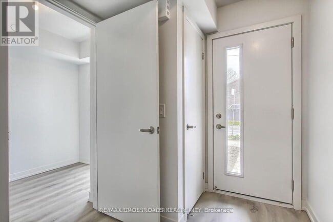 Photo - 98 Bartley Dr