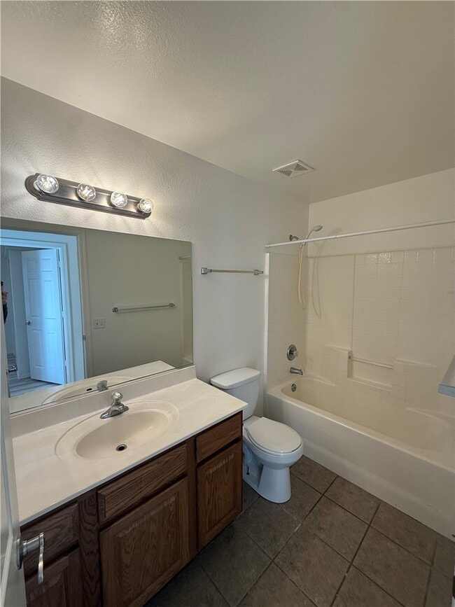 Photo - 2748 Southern Ave