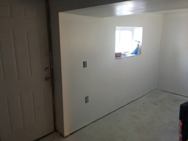 Photo - 10718 S Mackinaw Ave Unit Bsmt