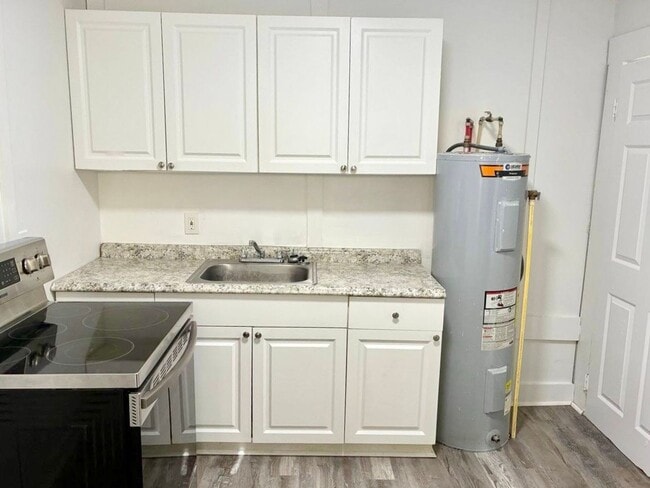 Photo - 6th St Unit 121