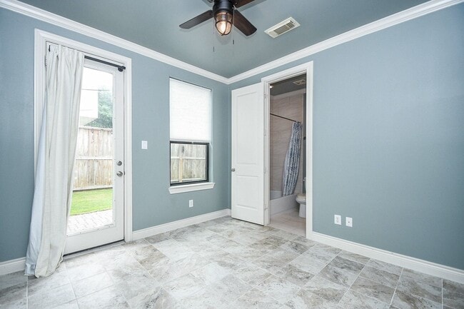 Photo - 2222 Hilshire Lake Dr