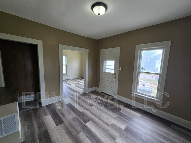 Photo - 823 Glenwood St