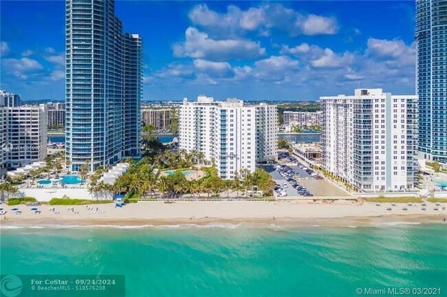 Photo - 3001 S Ocean Dr Condominio Unidad 1139