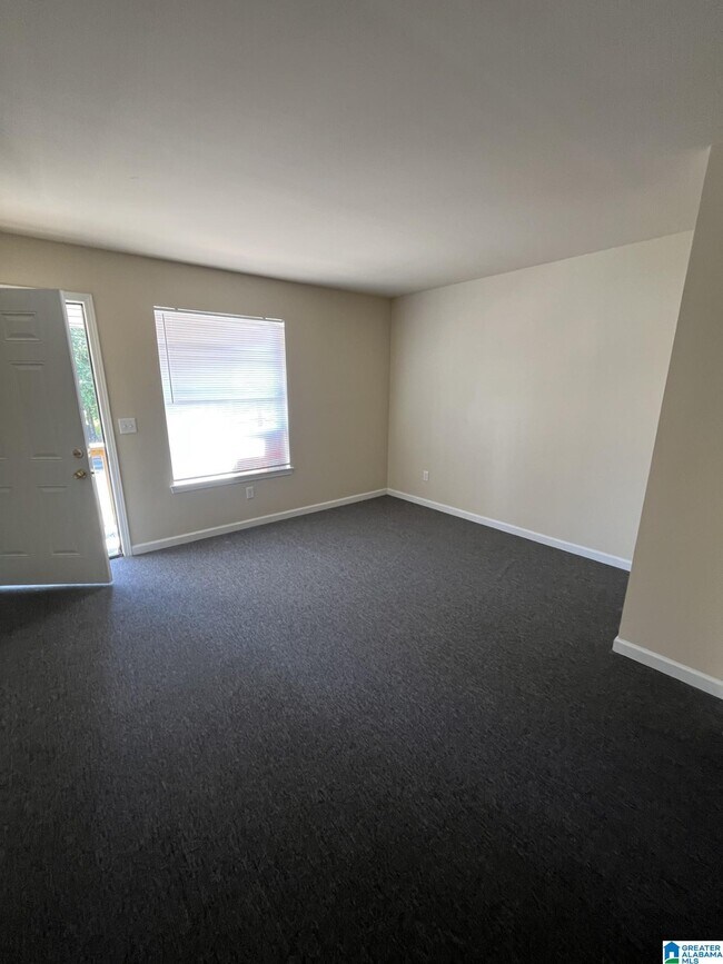 1128 10th Ave N