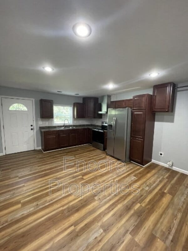 Photo - 119 S 7th Ave