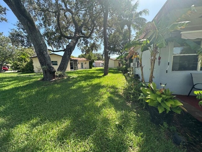 Building Photo - 2002 SW Natura Blvd Rental