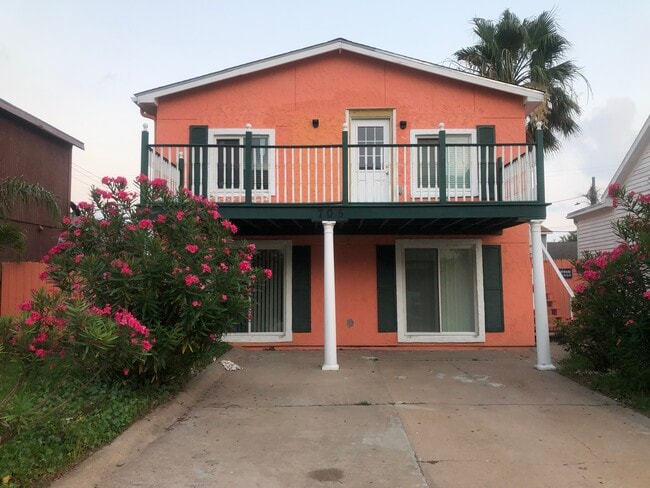 Duplex Building - 705 Church St Unit A2ndFL