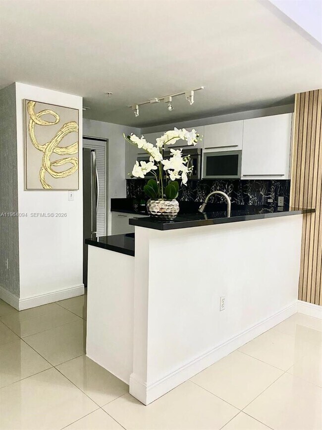 Building Photo - 244 Biscayne Blvd Unit 1604
