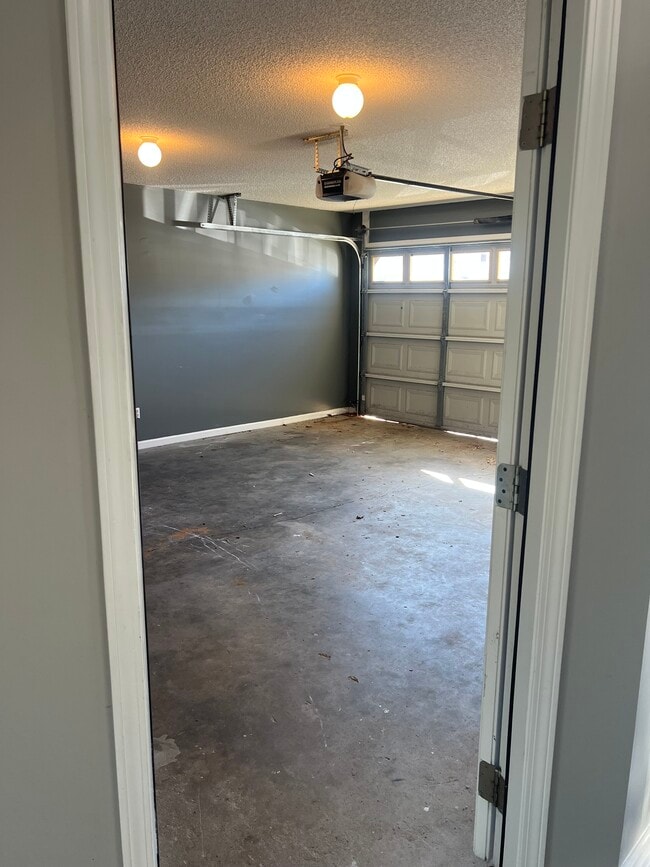 Photo - 160 Commons Dr