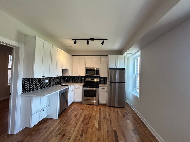 Photo - 656 W Wrightwood Ave Unit 314