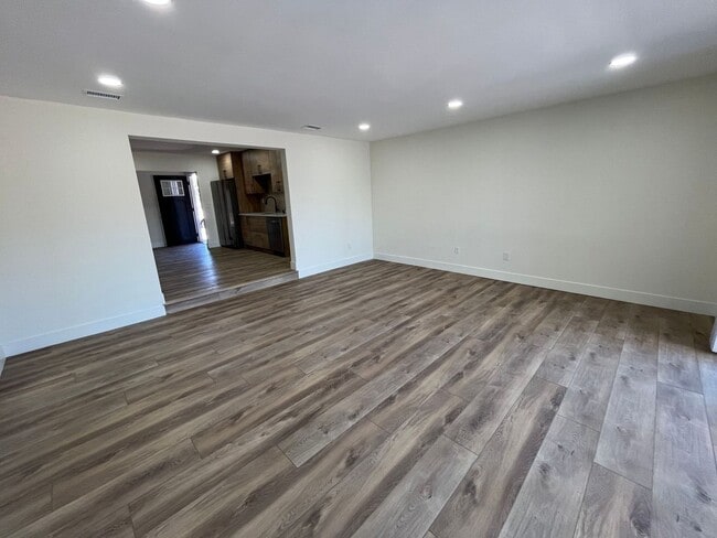 5607 Dorothy Way