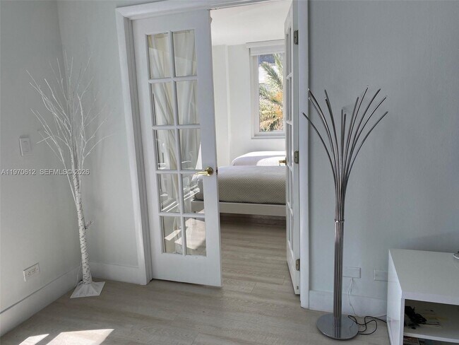 Photo - 2301 Collins Ave Unit 338
