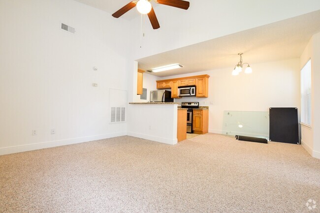 Building Photo - Charming 2 Bed 2 Bath Second Floor Gated C... Unit 205 Rental